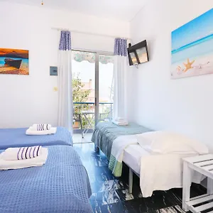 κάντε κράτηση εδώ